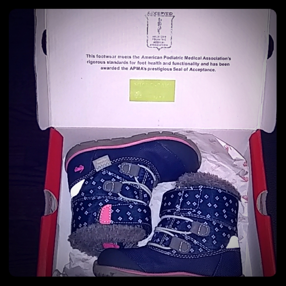 Kids size 7 winter boots